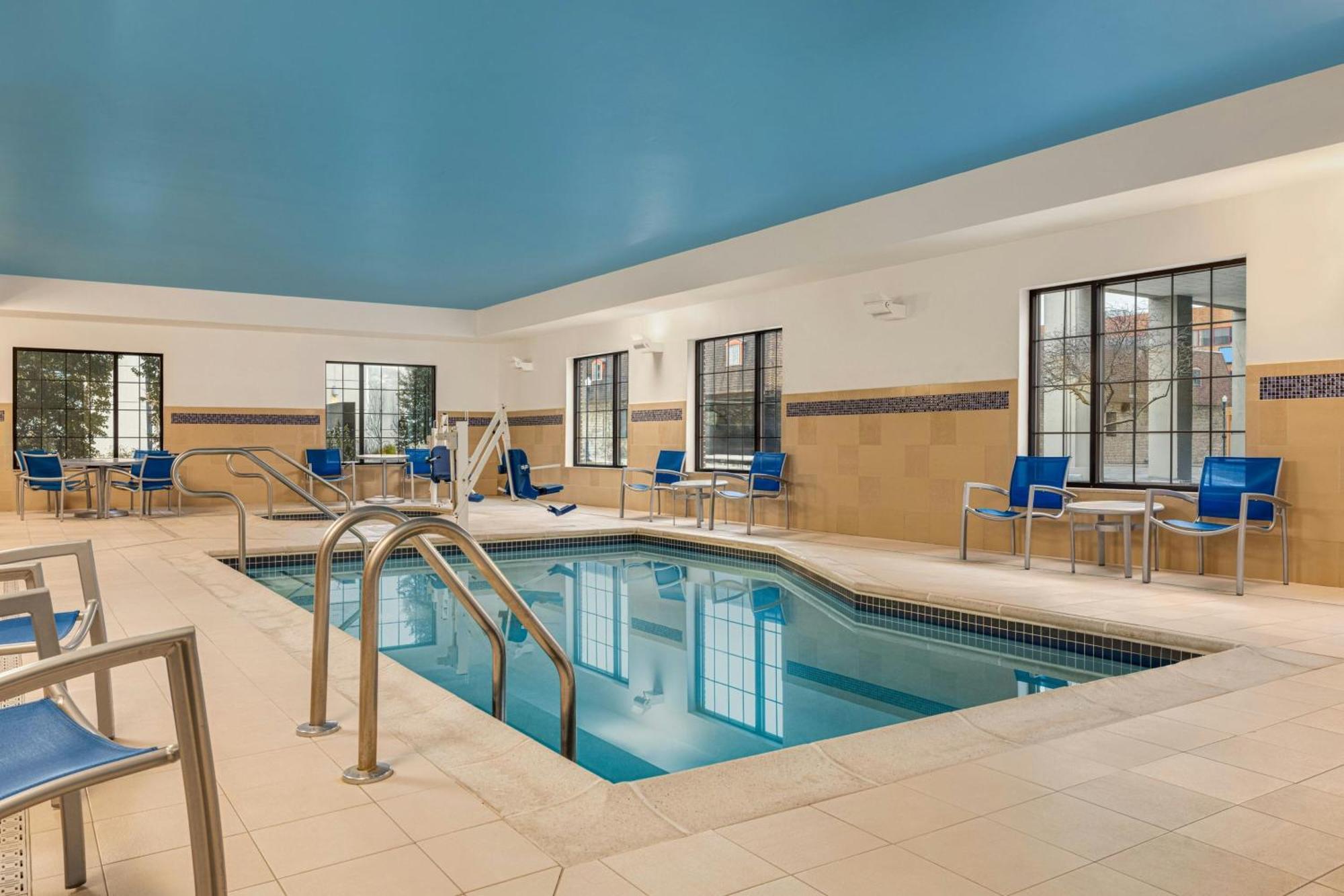 Towneplace Suites By Marriott Williamsport Bagian luar foto