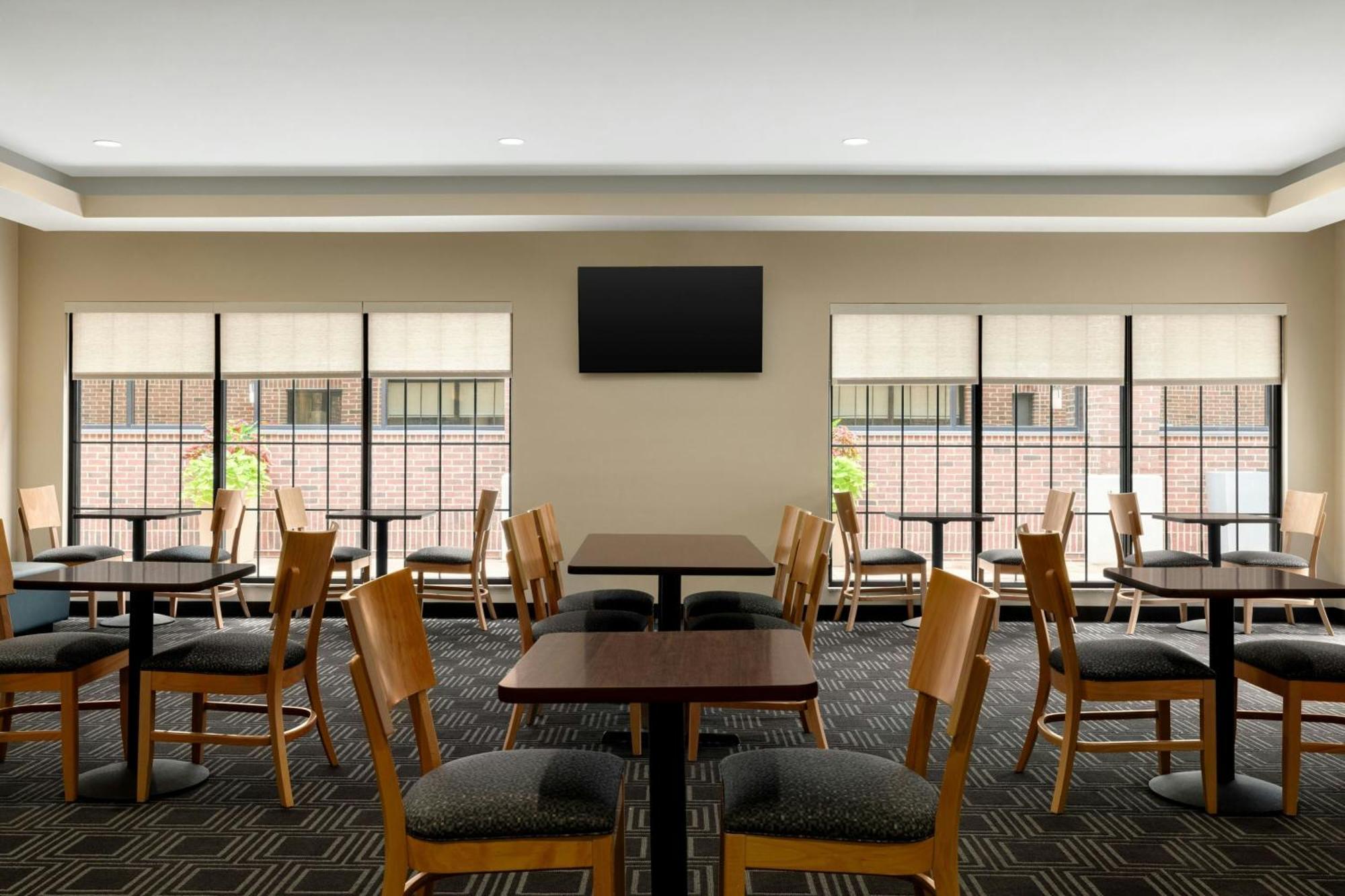 Towneplace Suites By Marriott Williamsport Bagian luar foto